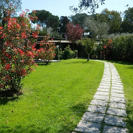 Country Apartments *